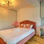 Central Modern Gem