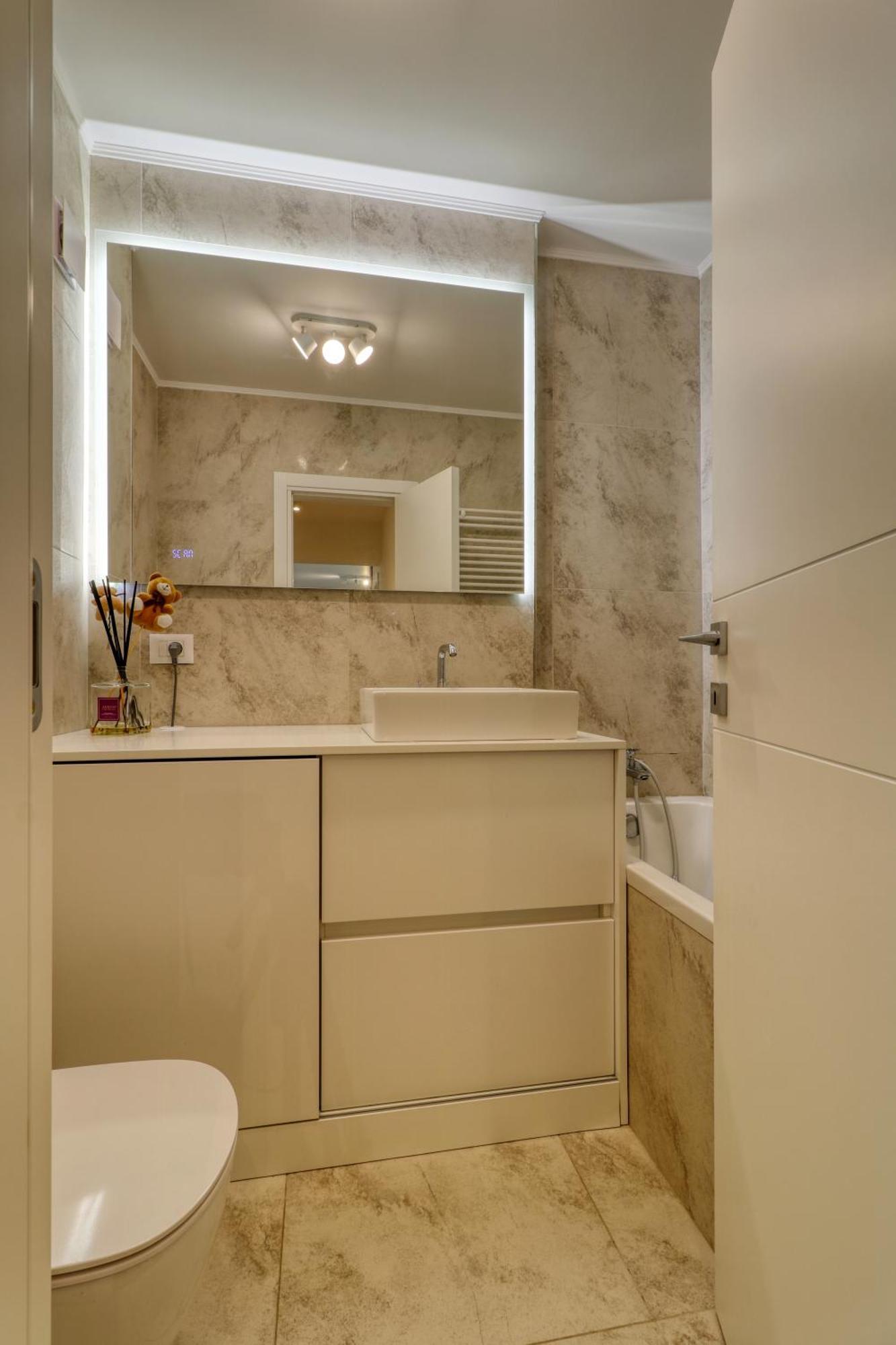 Modern Gem Apartment